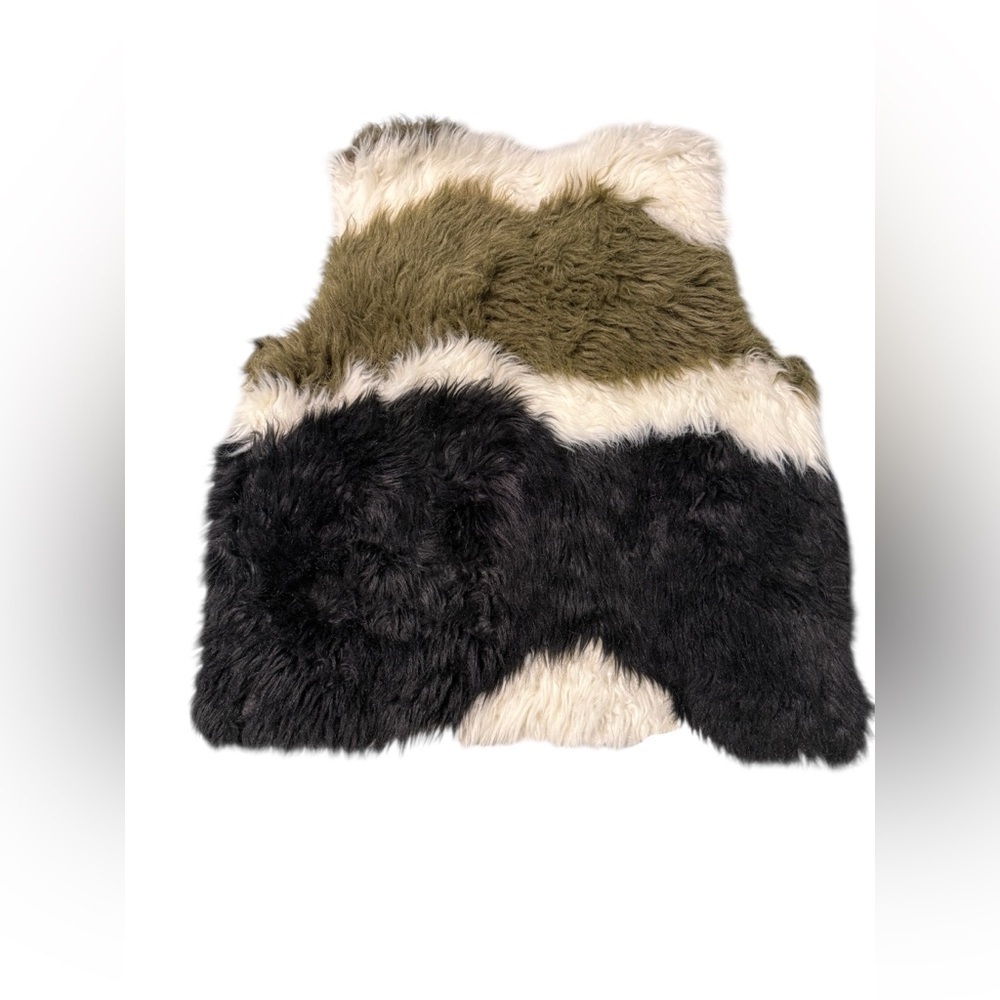 Gianni Bini Women’s Faux Fur Vest Olive, Black, and Cream Sz M - Picture 8 of 9